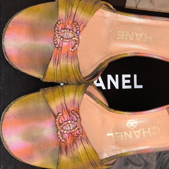 Vintage Tie Dye Chanel Mules - Picture 4 of 4